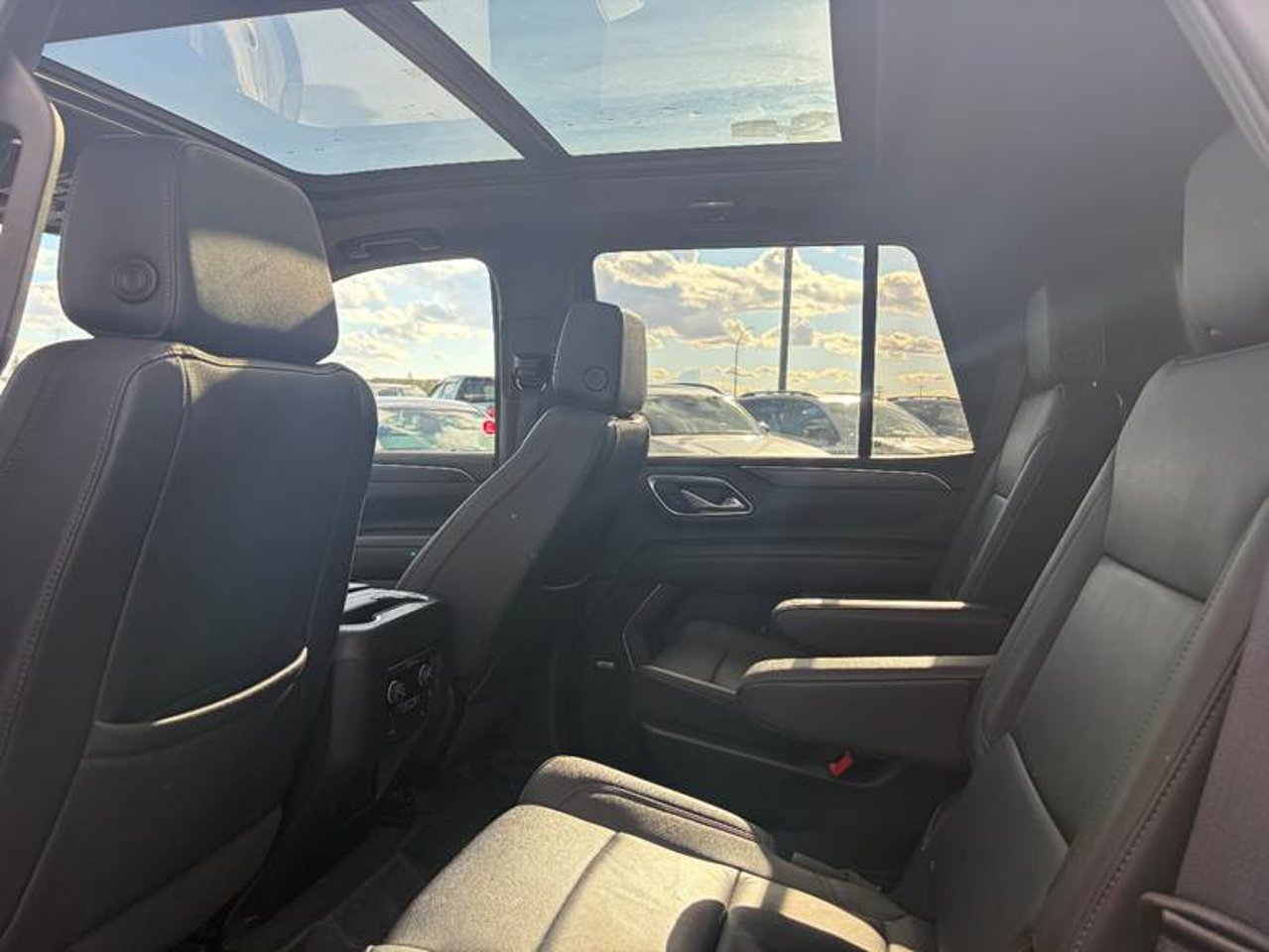 2024 Chevrolet Tahoe 4WD 4dr Z71 Empire Beige Metallic Sherwood Park - photo #5