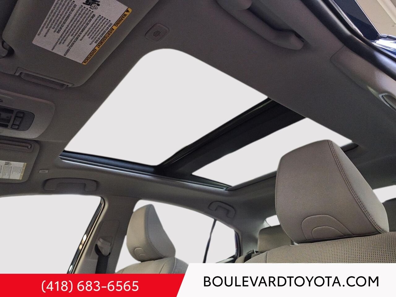 2025 Toyota Camry 531872-25 | XLE, HYBRIDE, AWD Blue Québec - photo #10