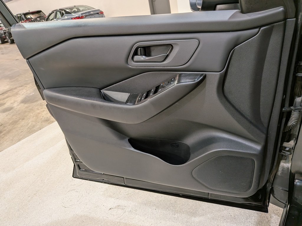 2024 Nissan Rogue AWD S Black Val-David - photo #32