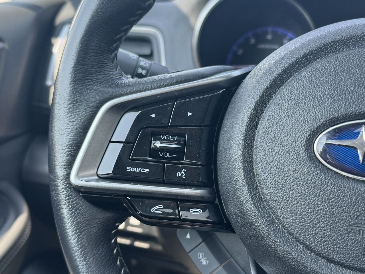 2018 Subaru Outback 3.6R Black Granby - photo #17