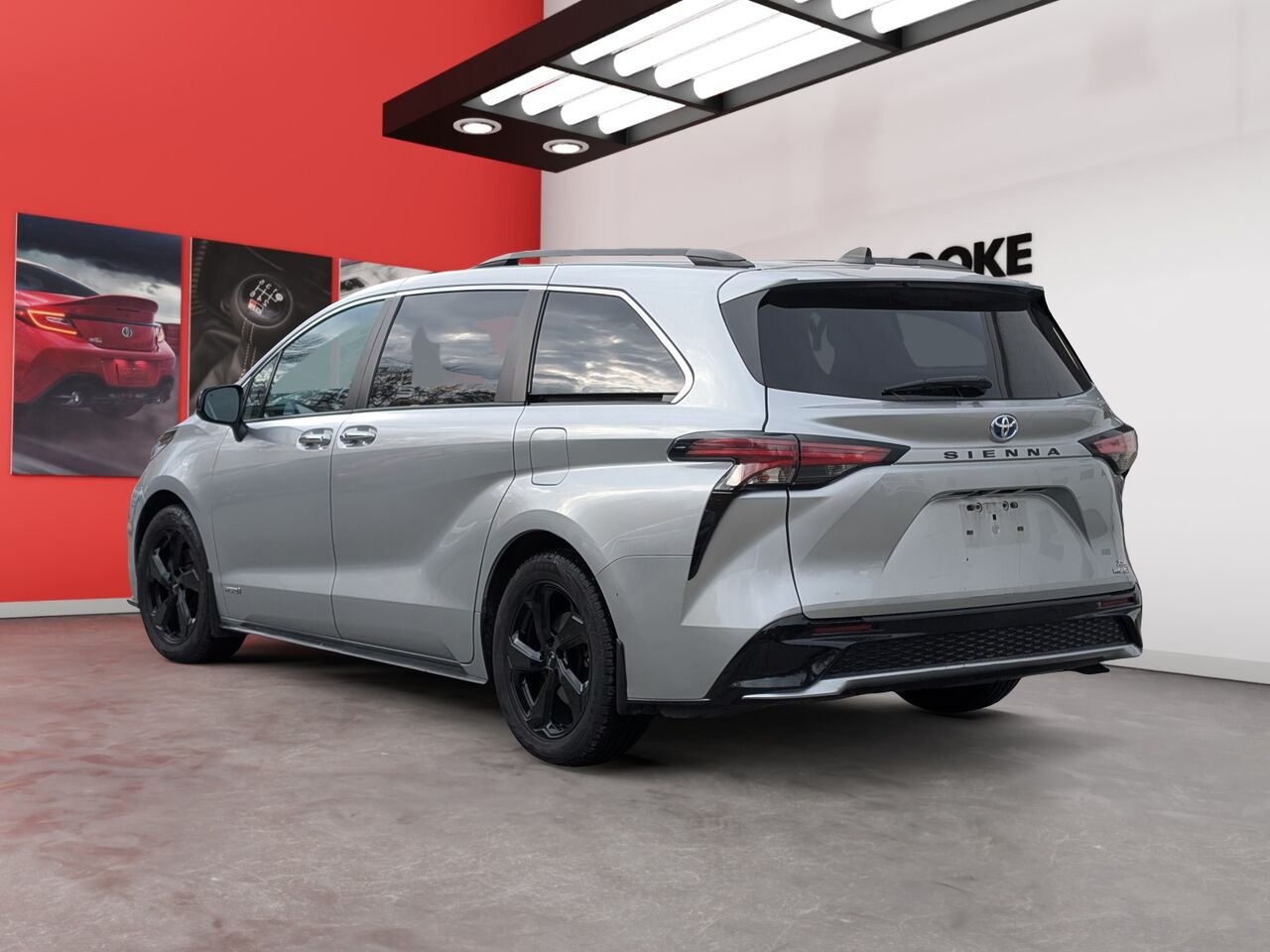 2021 Toyota Sienna 5TDGRKEC8MS070058 Silver Sherbrooke - photo #4