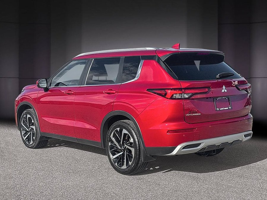 2023 Mitsubishi Outlander SEL Black