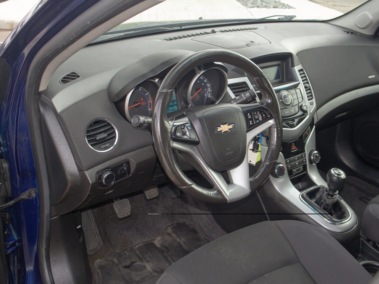 2012 Chevrolet Cruze 4dr Sdn LT Turbo w/1SA Blue Sherwood Park - photo #19