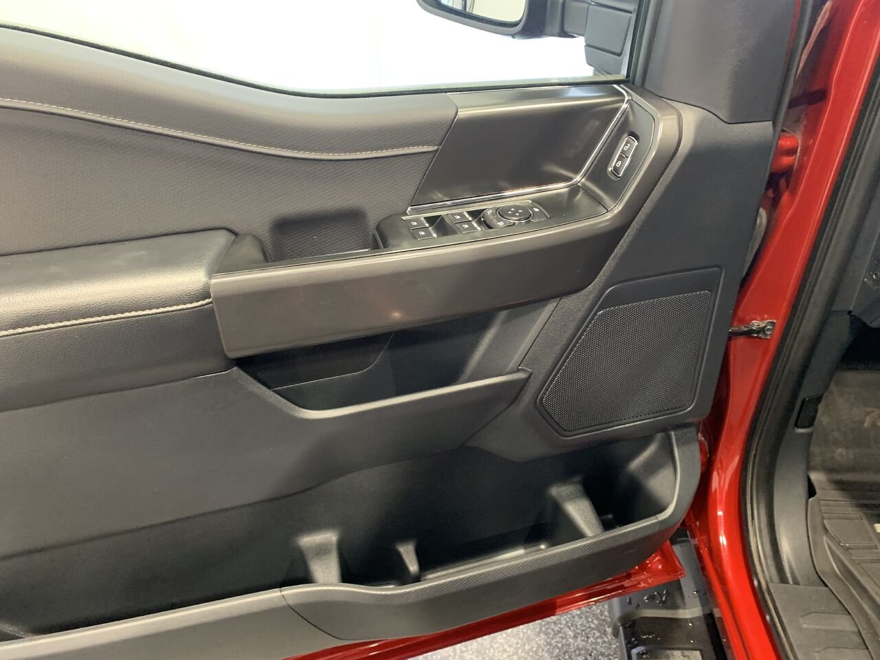 Ford F-150 F150 XLT 302A SPORT NAV REG VIT ADAPT 2024 Rouge Châteauguay - photo #27