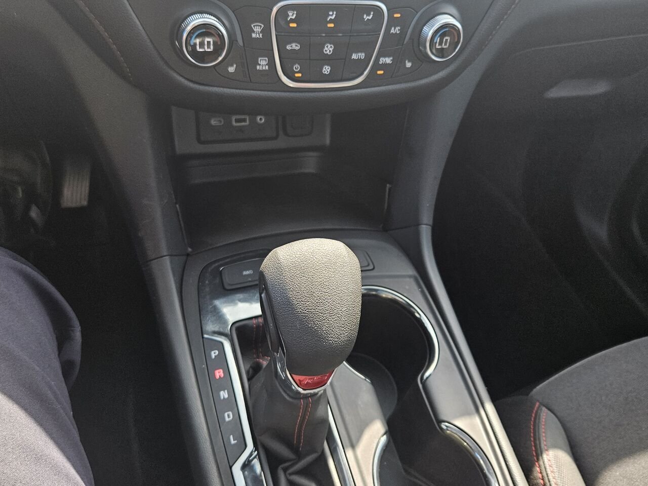 2024 Chevrolet Equinox RS 4 portes TI White Thetford Mines - photo #11