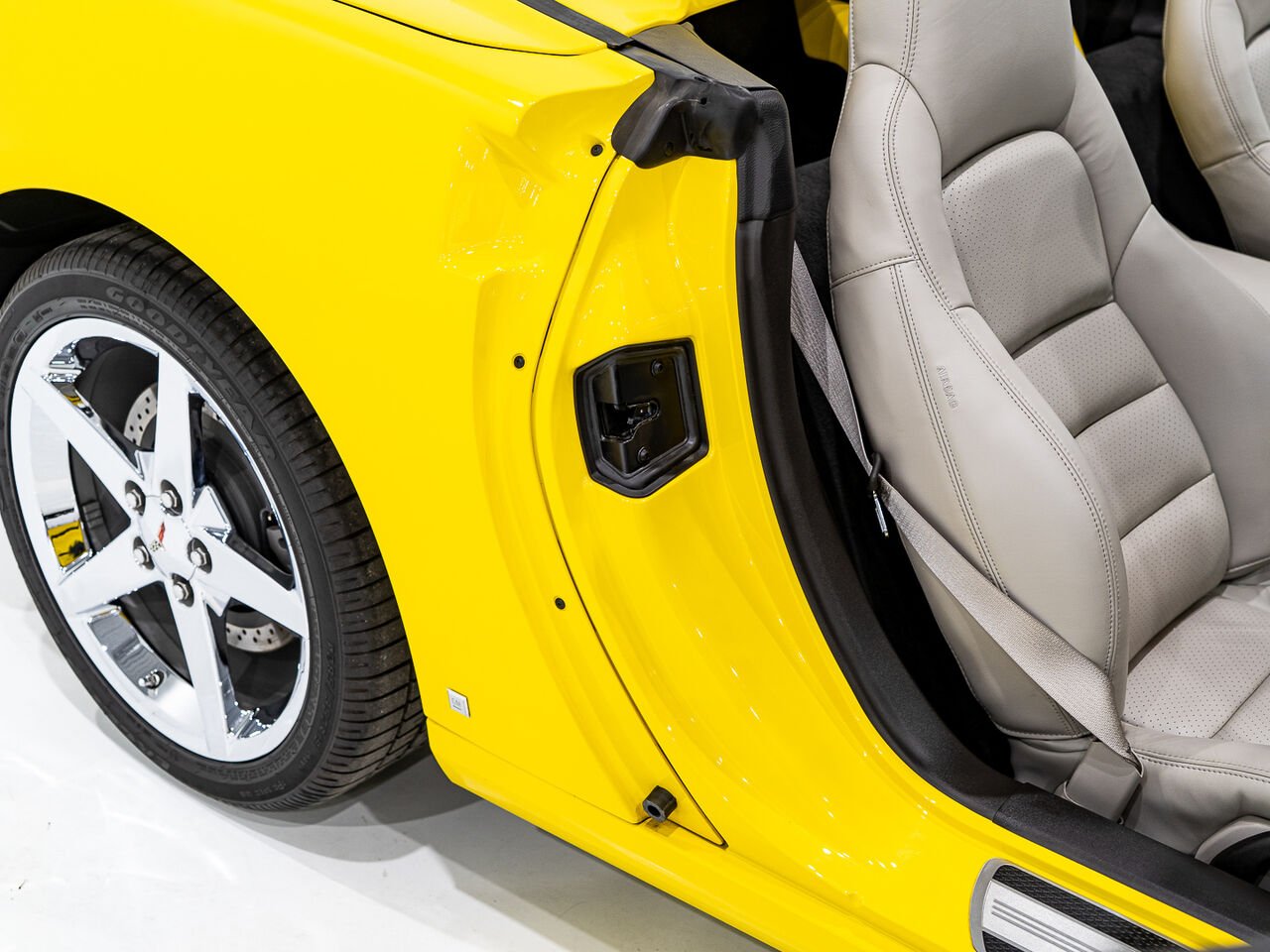 Chevrolet Corvette With only 900km (563mi) From new with window sticker 2008 Jaune Kirkland - photo #45
