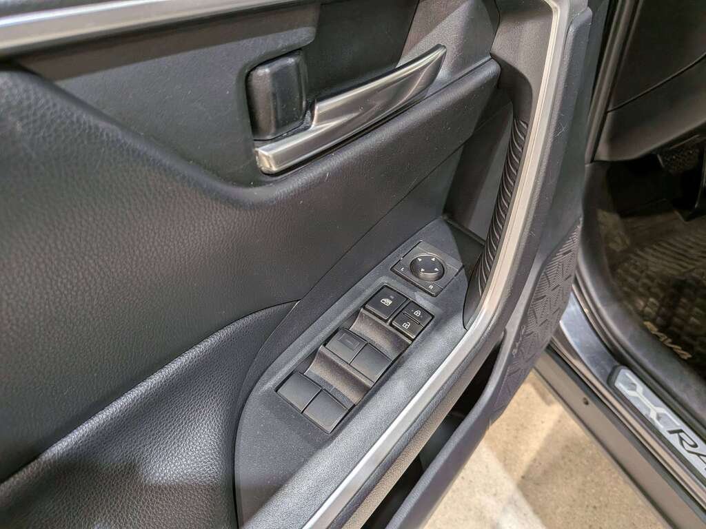 Toyota RAV4 AWD XLE 2019 Gris Val-David - photo #28