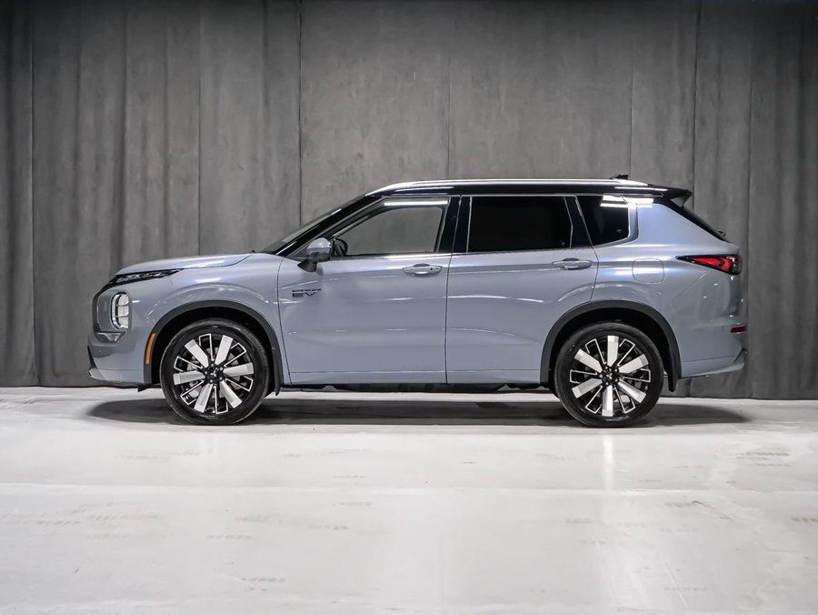 2026 Mitsubishi Outlander Plug-In Hybrid GT Moonstone Grey Premium Finish
