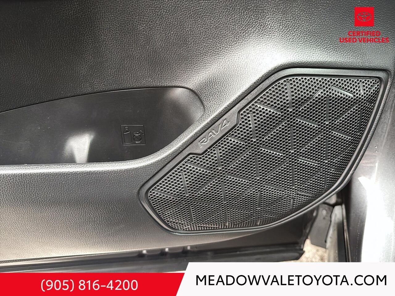 2021 Toyota RAV4 One Owner, Power Sunroof, Power Trunk, Power Seat, New Tires and Brakes all the way around Grey Mississauga - photo #11