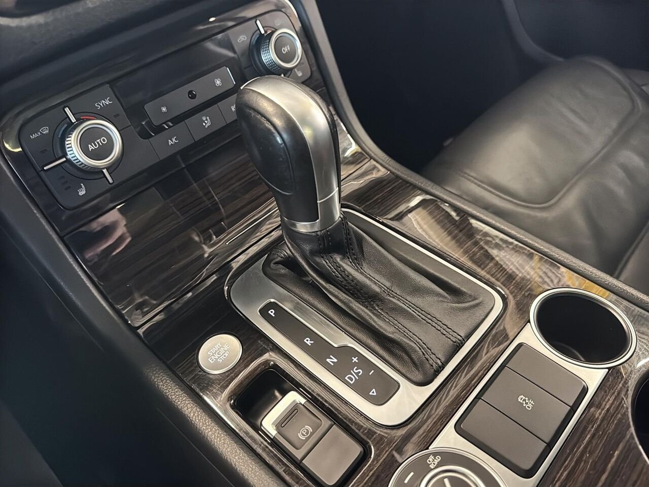 2015 VOLKSWAGEN TOUAREG HIGHLINE Black Saint-Hyacinthe - photo #15