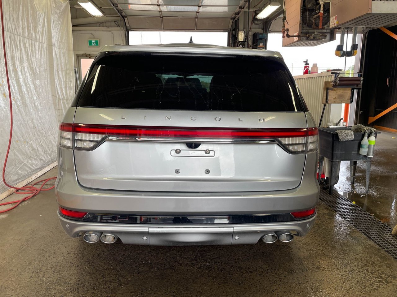 Lincoln Aviator RESERVE AWD *TOIT* NAV CUIR SIÈGES VENTIL CAM 360 2023 Gris Saint-Jérôme - photo #14