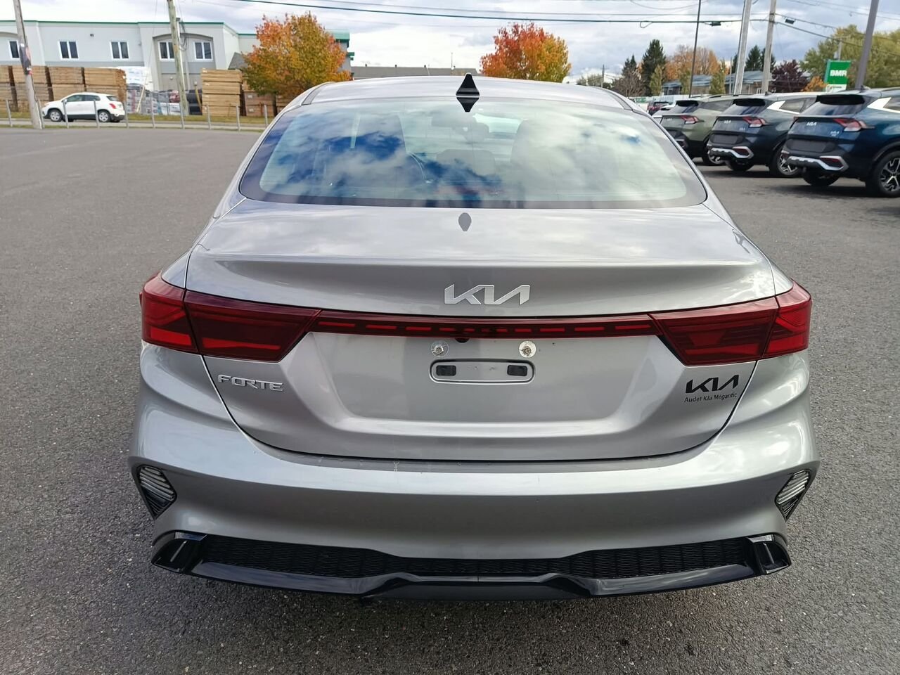 Kia Forte 2023 Gris Lac Mégantic - photo #6