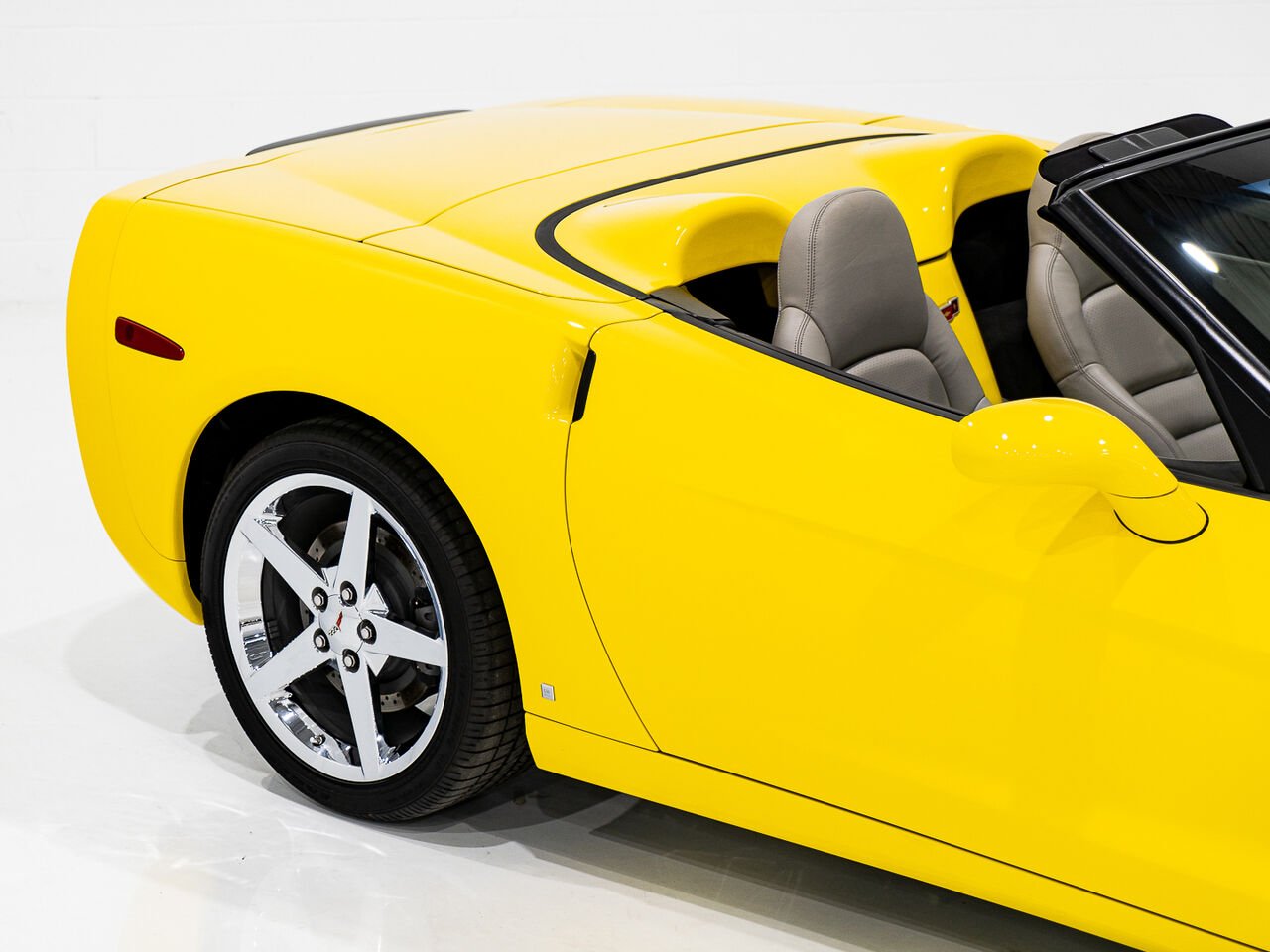 Chevrolet Corvette With only 900km (563mi) From new with window sticker 2008 Jaune Kirkland - photo #73