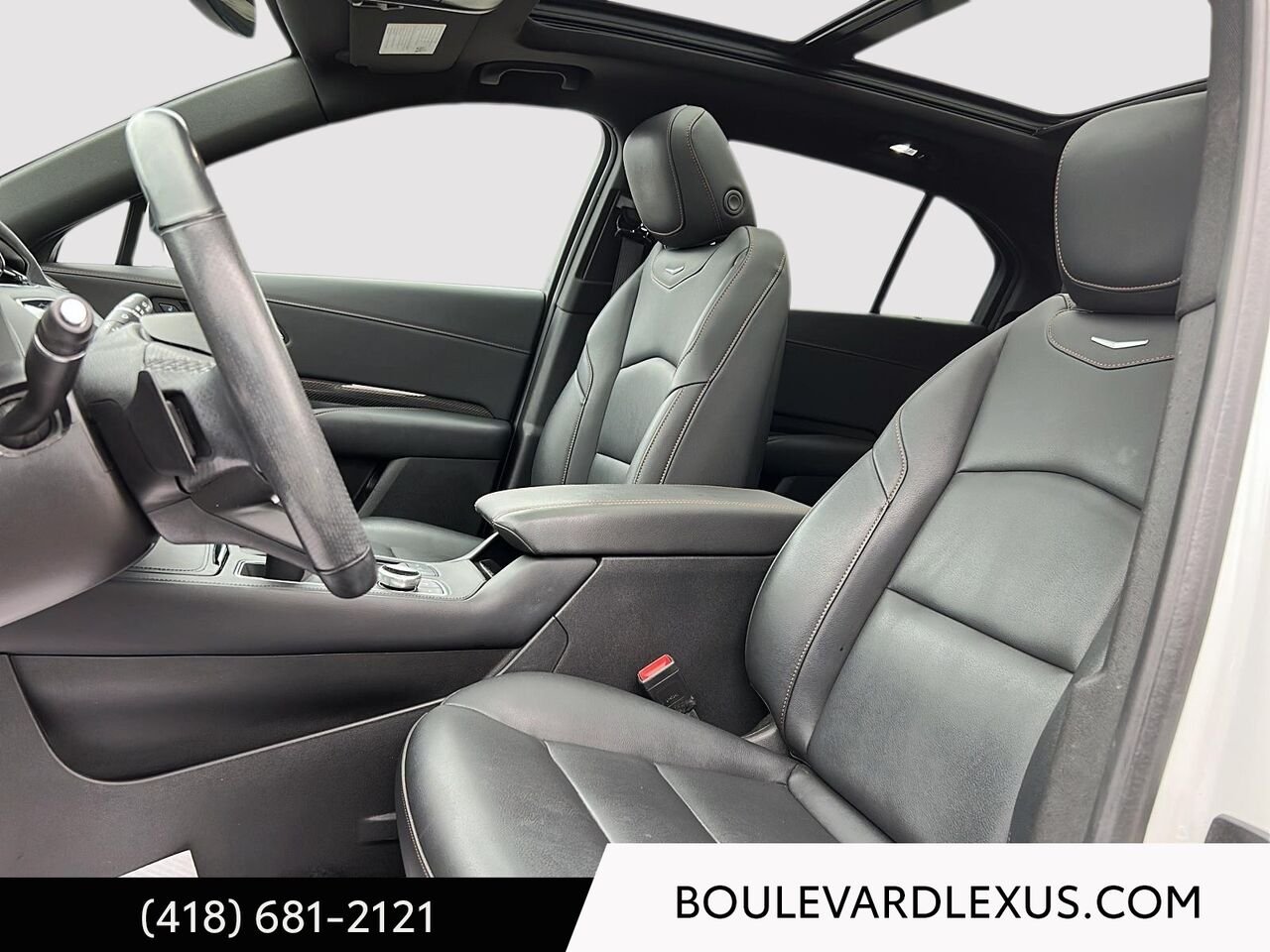 2023 Cadillac XT4 601193 | Traction intégrale, 4 portes Sport White Quebec - photo #8