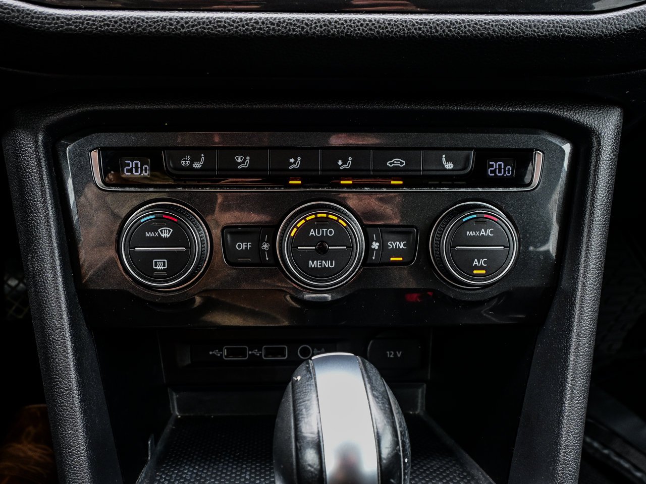 2018 Volkswagen Tiguan Highline 4MOTION White Sherwood Park - photo #29
