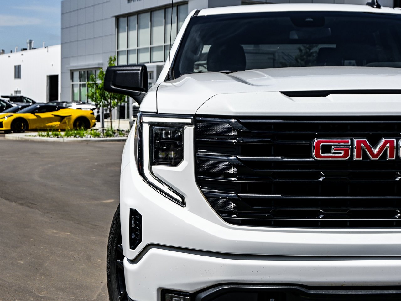2025 GMC Sierra 1500 4WD Crew Cab 147 Elevation White Sherwood Park - photo #4
