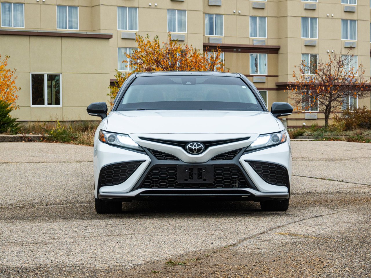 2021 Toyota Camry XSE Auto Wind Chill w/Black Roof Sherwood Park - photo #2