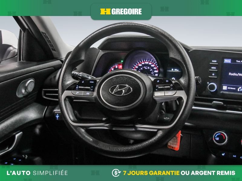 Hyundai Elantra 821689 | Essential MANUEL AC GR ELECT MAGS CAM RECUL BLEUTO 2022 Blanc Laval - photo #18