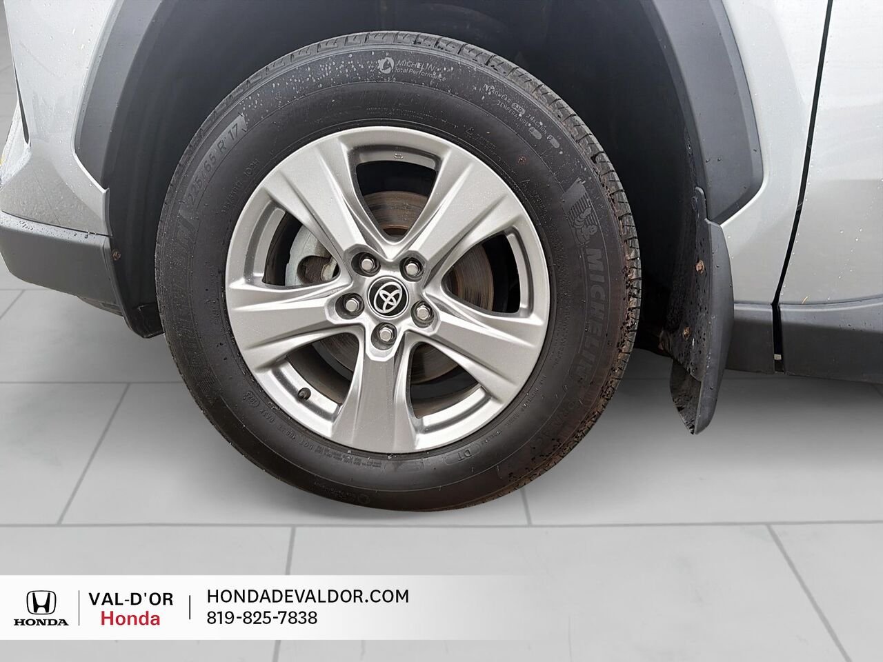 2023 Toyota RAV4 hybride XLE TI Silver Val-d'Or - photo #5