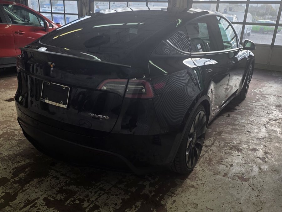 Tesla Model Y Performance TI 2021 Noir