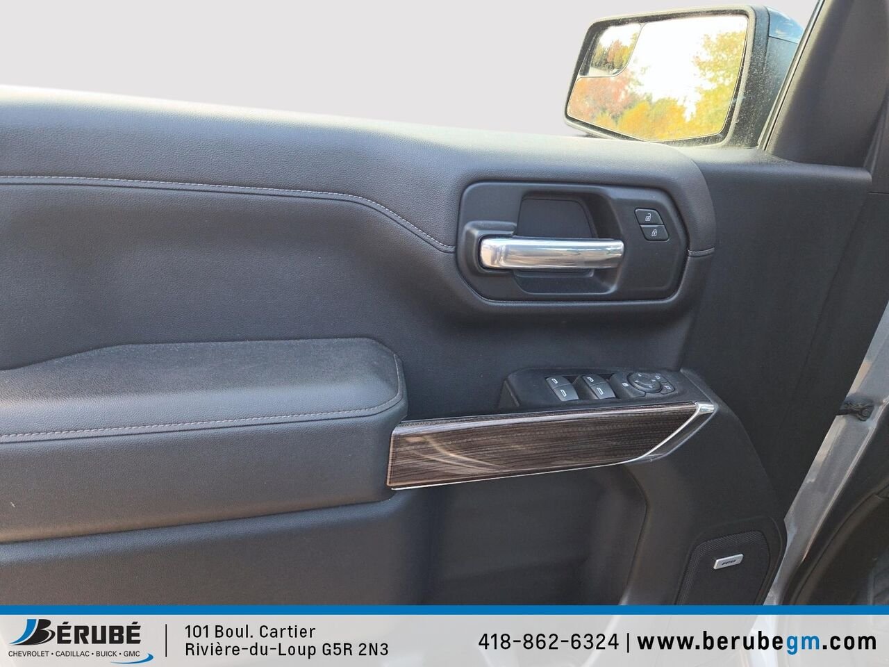 CHEVROLET Silverado 1500 4WD Crew Cab 2019 Gris Rivière-du-Loup - photo #8