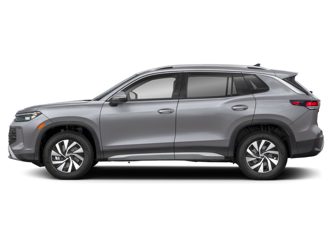 2026 Volkswagen Tiguan Pyrite Silver Metallic Rouyn-Noranda - photo #2
