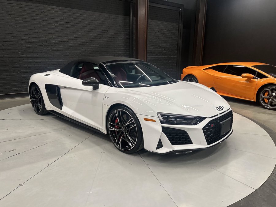 2021 Audi R8 Spyder V10 performance | Carbon Exterior Trim Details | Bang & Olufsen Audio System White