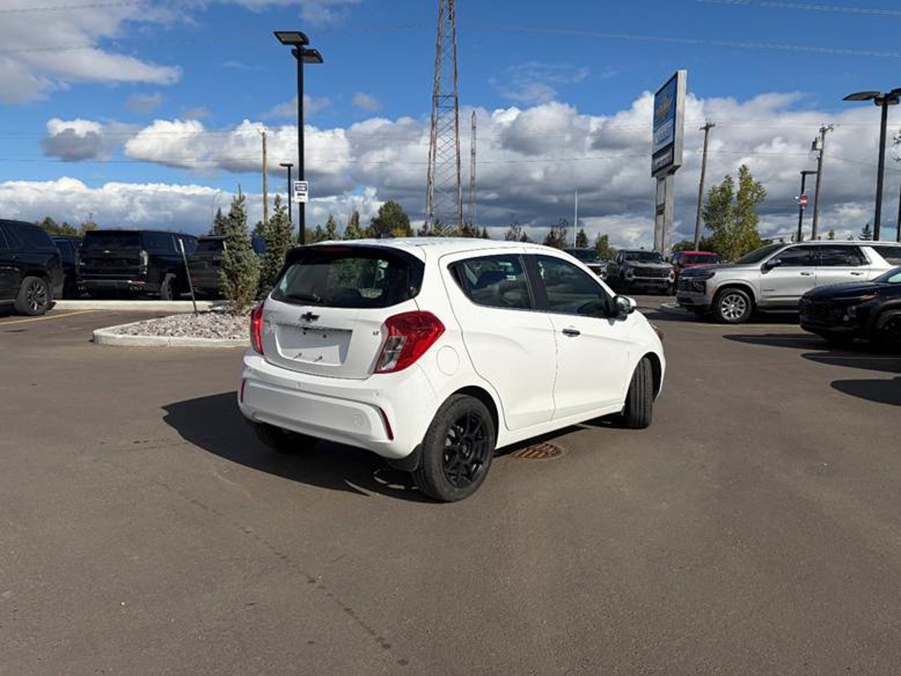 2022 Chevrolet Spark 4dr HB CVT 2LT White Sherwood Park - photo #4