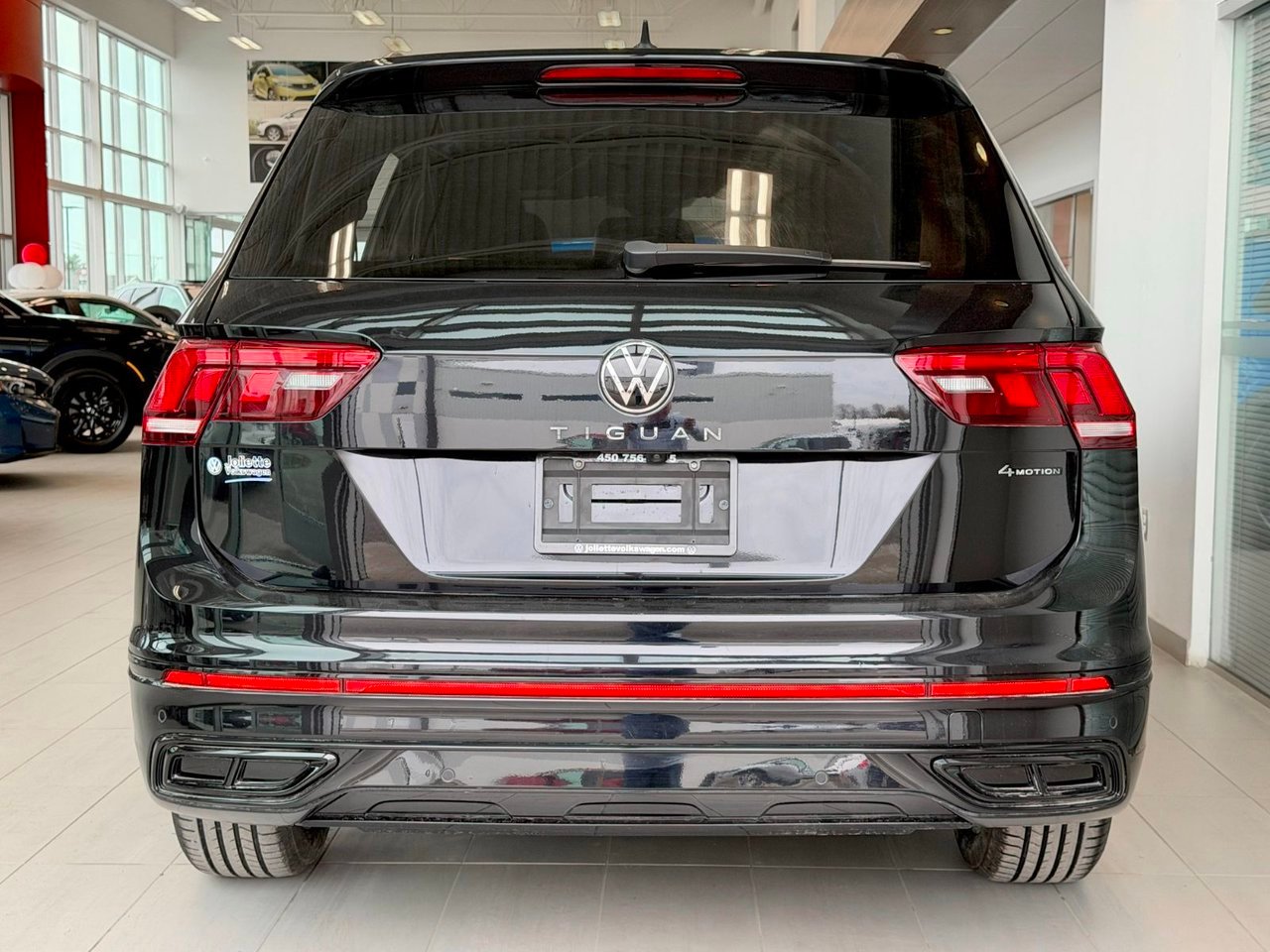 2022 Volkswagen Tiguan Black Notre-Dame-des-Prairies - photo #9