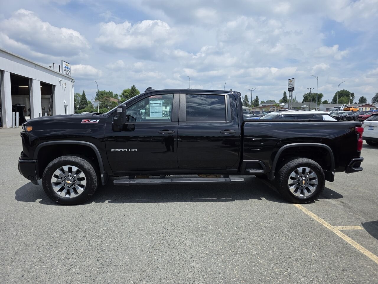 2024 Chevrolet Silverado 2500HD Custom Black Rouyn-Noranda - photo #2
