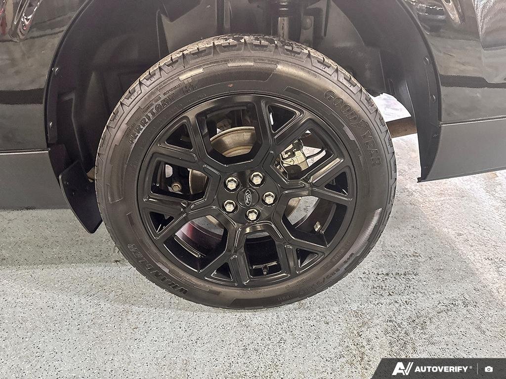 2025 Ford Maverick 2602519B | XLT | W8J Black Edmonton - photo #5