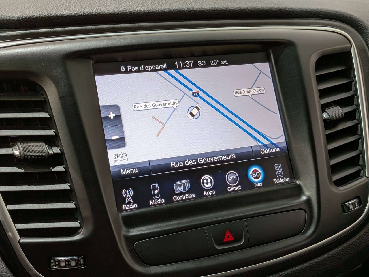 Chrysler 200 4dr Sdn Limited FWD 2016 Bleu Mirabel - photo #22