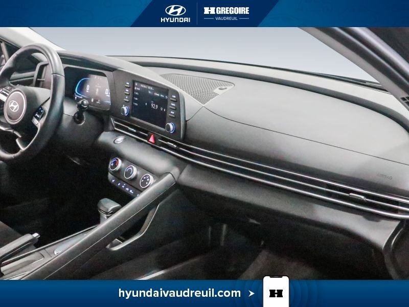 2025 Hyundai Elantra Black Blainville - photo #30
