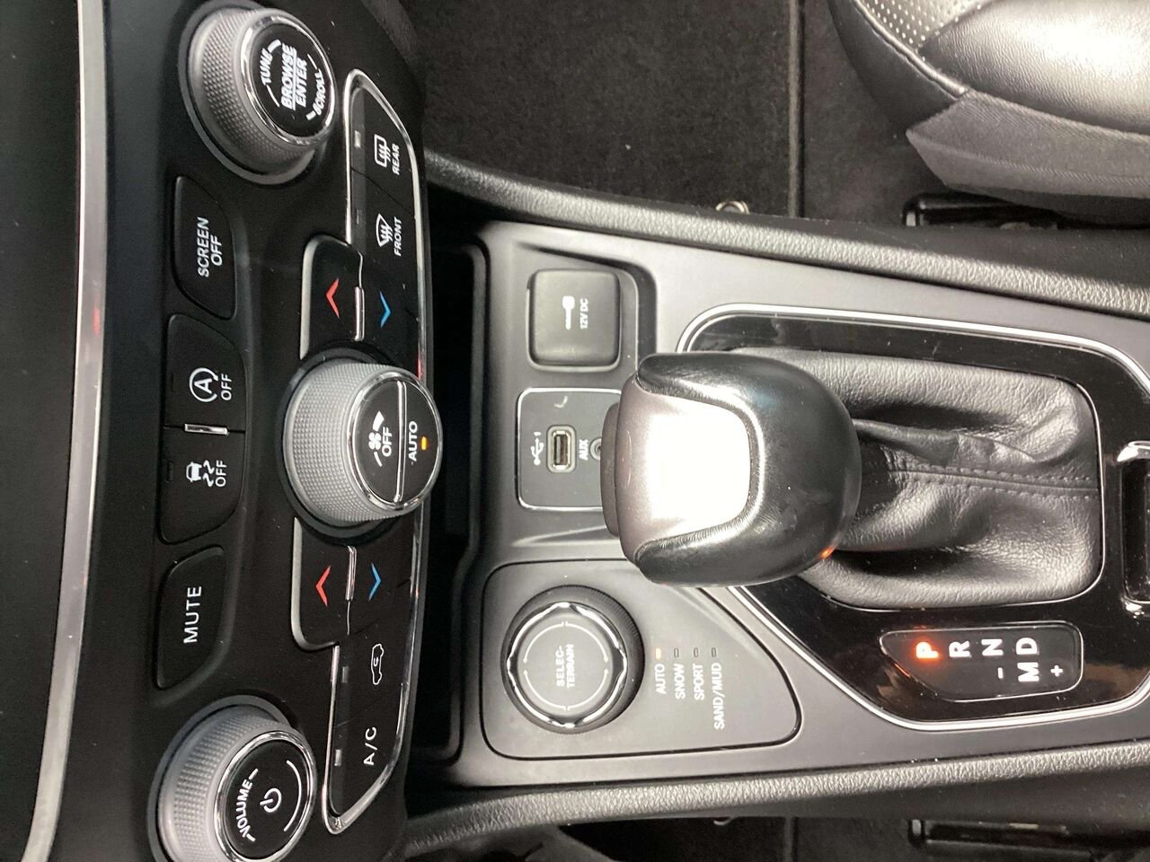 Jeep Cherokee 2023 Gris Gatineau - photo #15