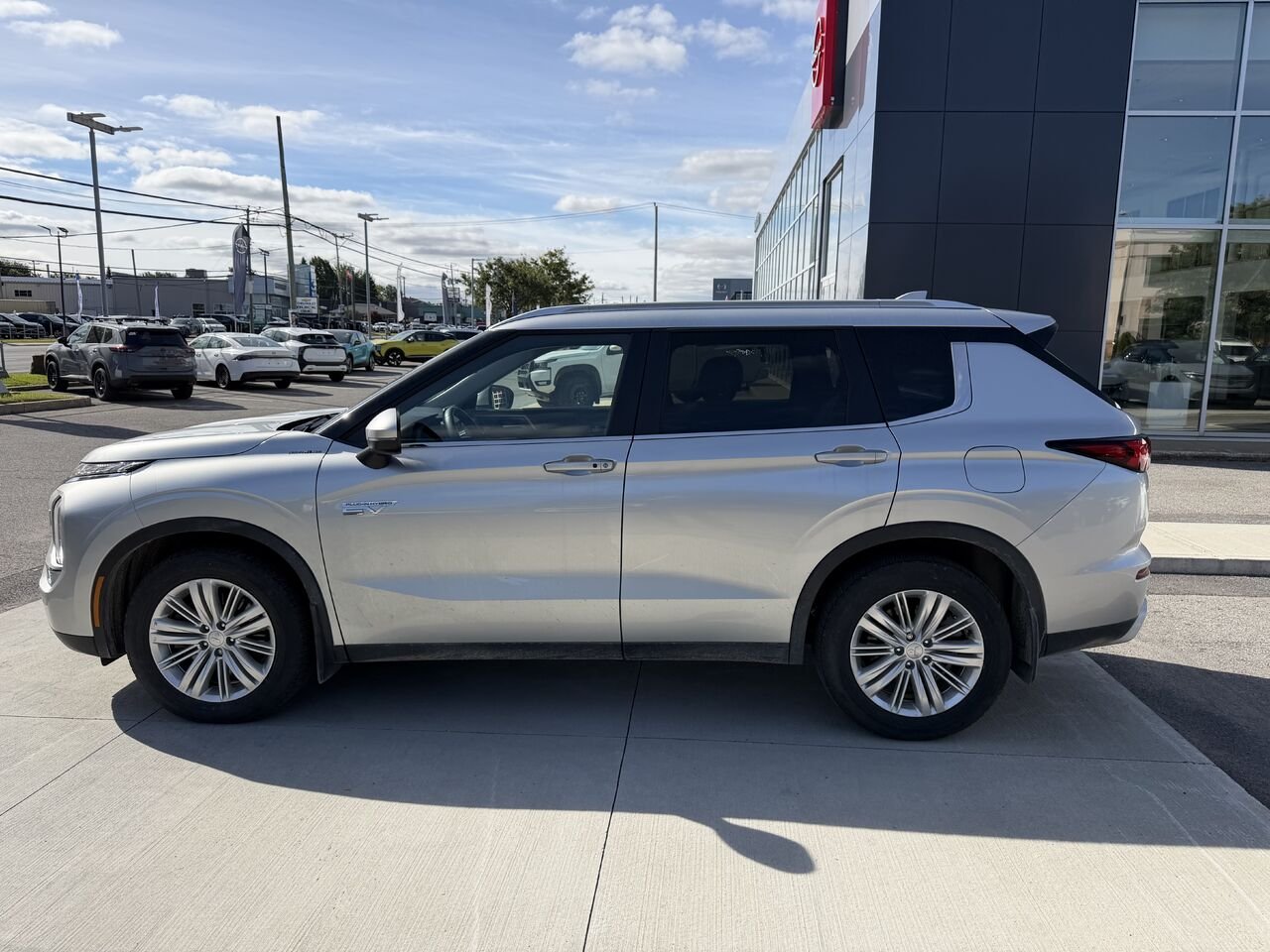 Mitsubishi Outlander PHEV SE S-AWC 2025 Argent Châteauguay - photo #9