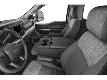 Ford Super Duty F-350 à roues arrière simples XLT