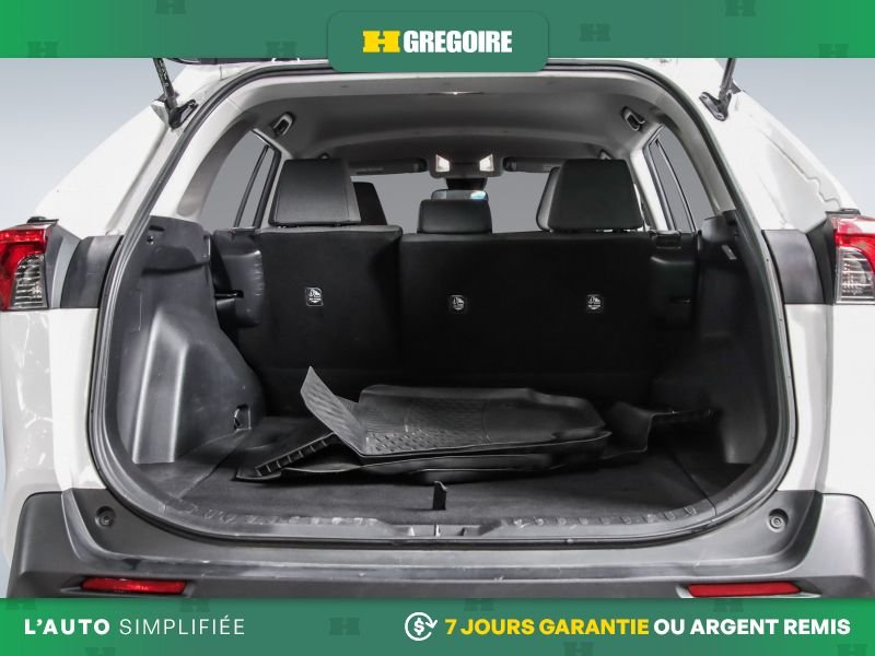 2019 Toyota Rav 4 White Saint-Eustache - photo #23