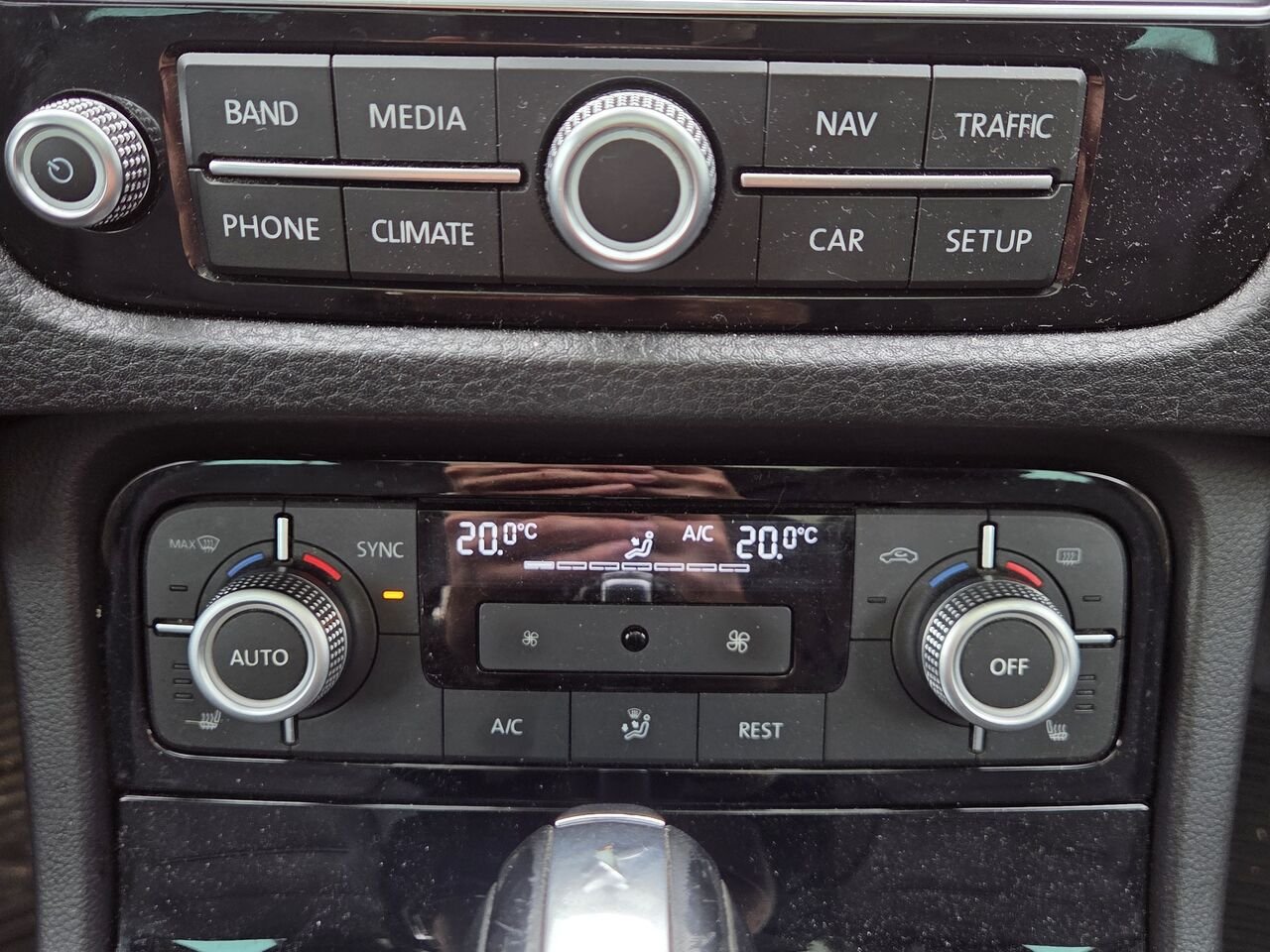 2015 Volkswagen Touareg V6 Grey Granby - photo #16