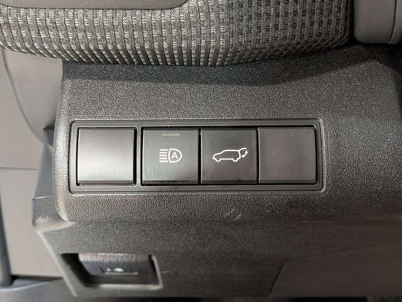 2023 Subaru Solterra AWD w/Luxury Package White Val-David - photo #31
