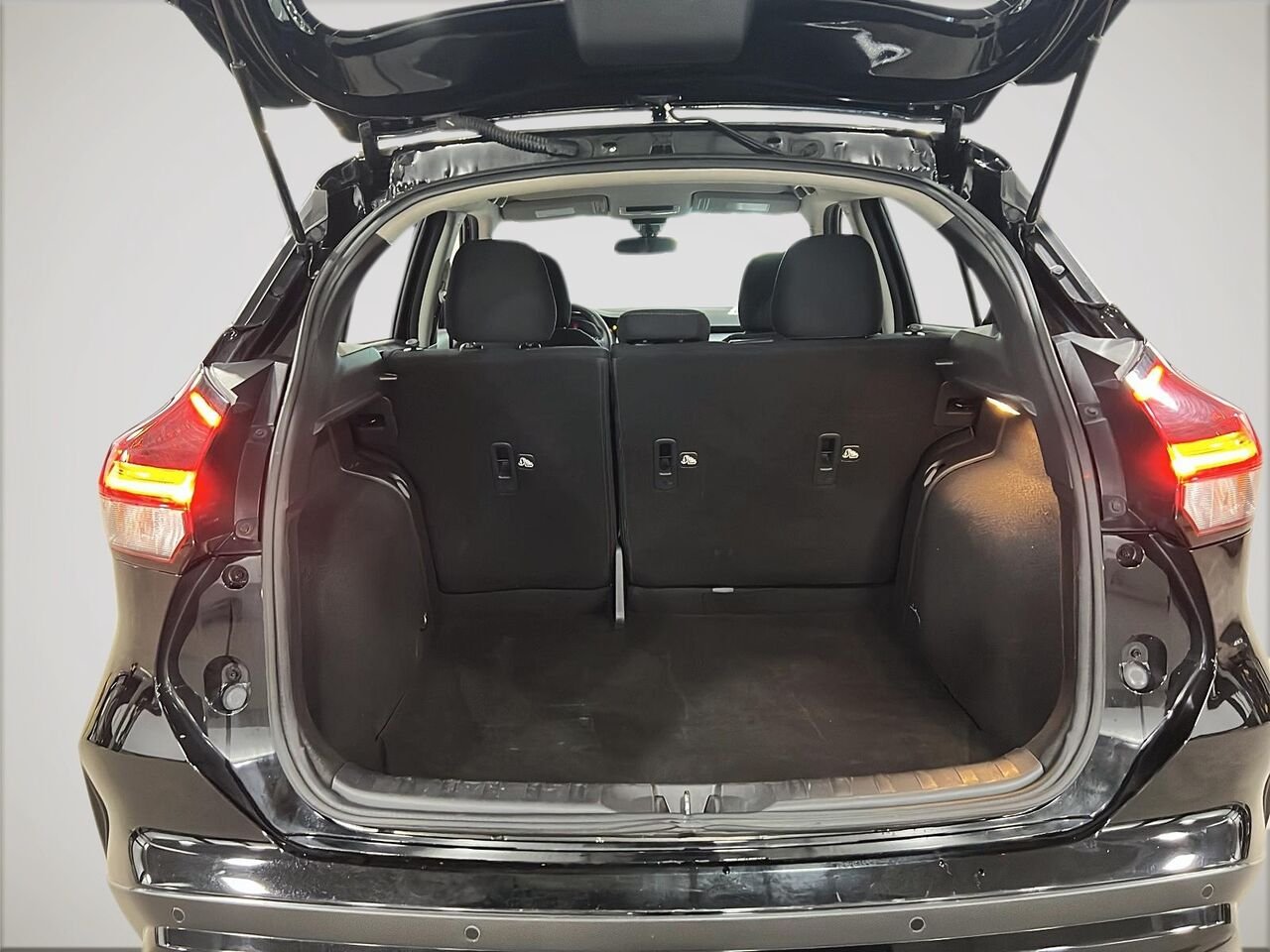 Nissan Kicks Play SV 2025 Noir Québec - photo #5