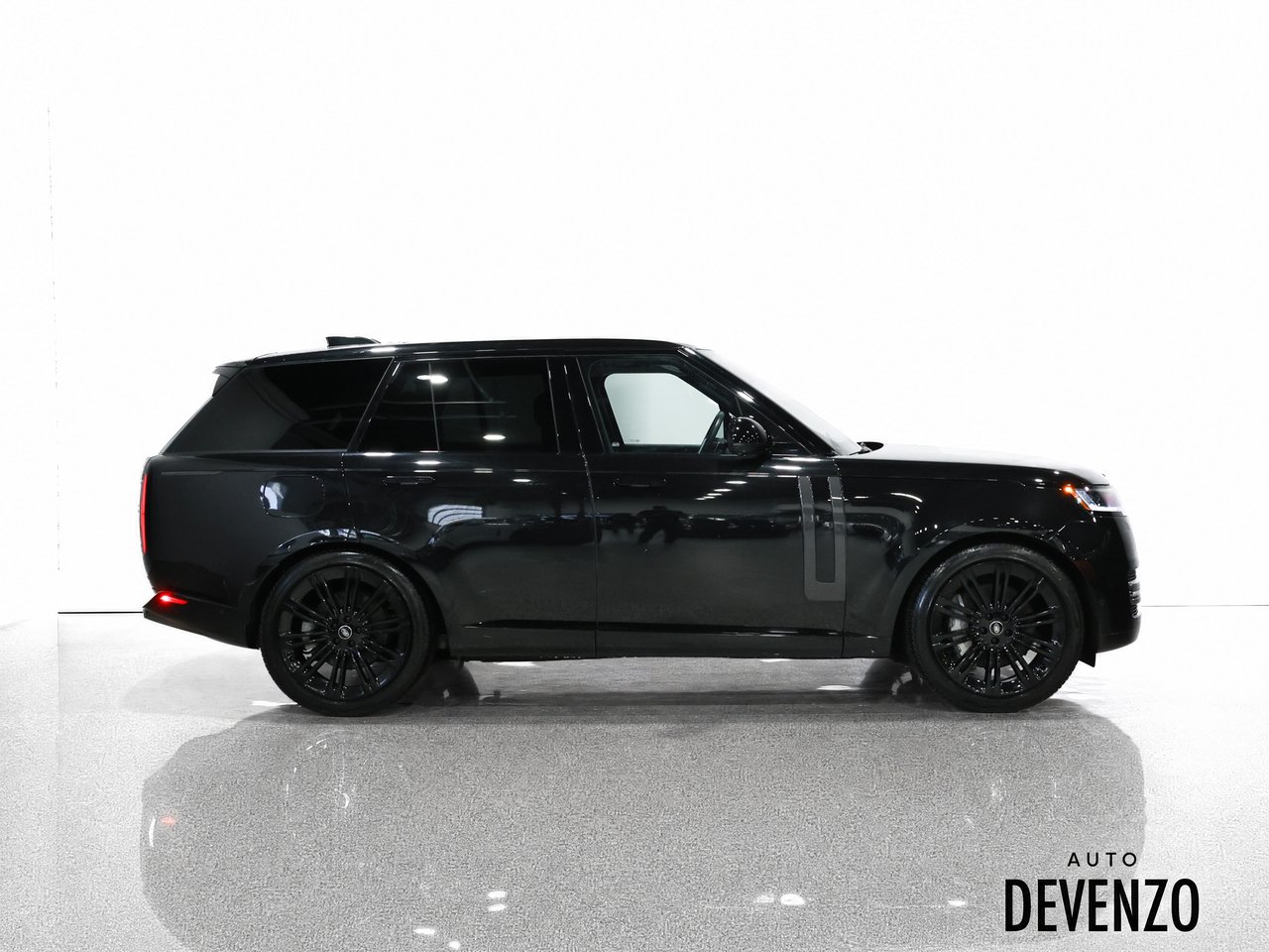 Land Rover Range Rover 2023 Noir Saint-Eustache - photo #1