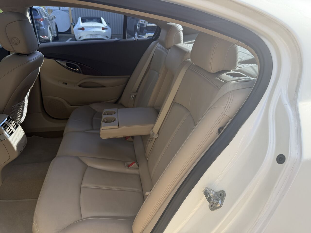 Photo 10 — Buick LaCrosse 2010