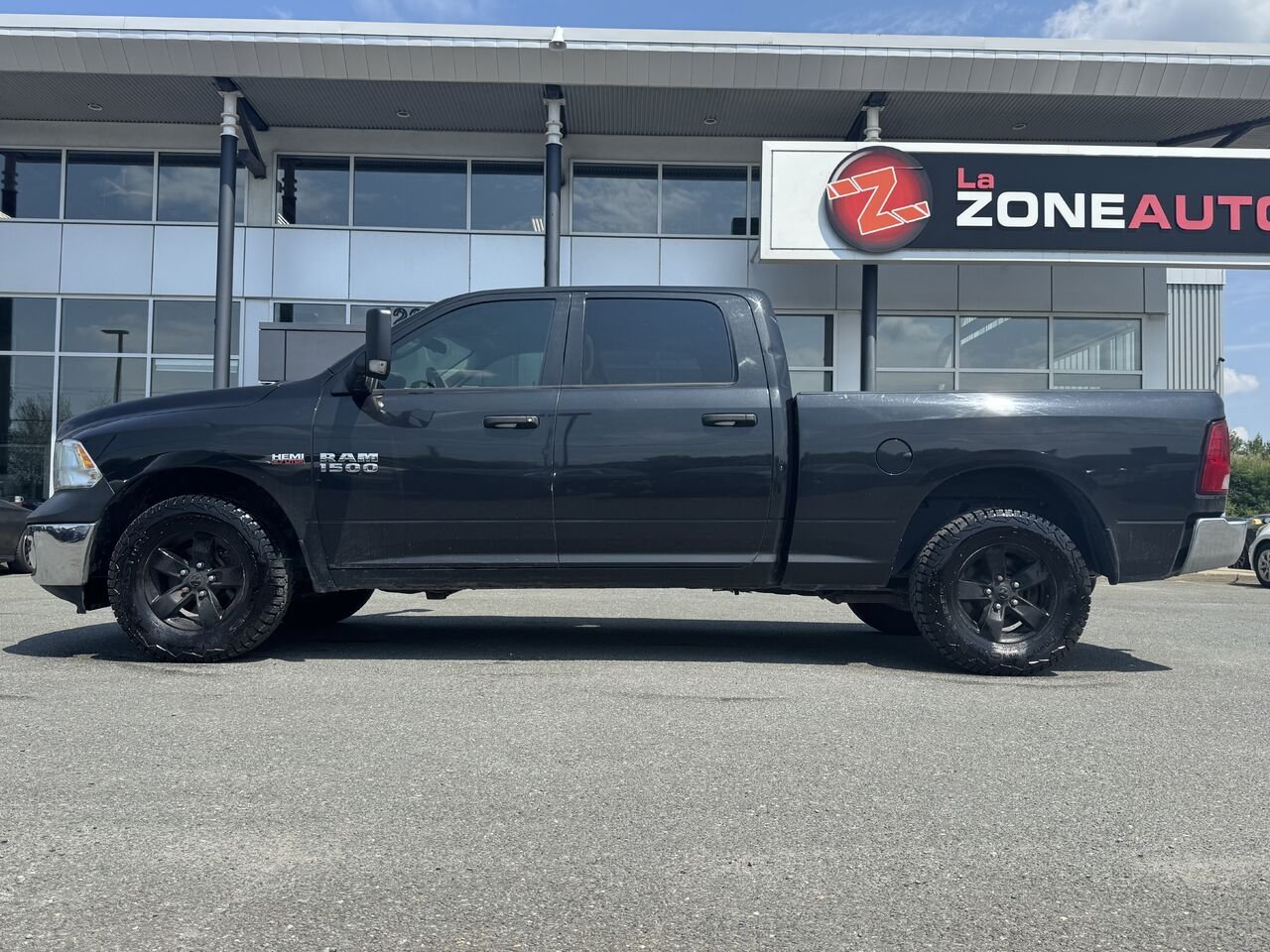 2018 Ram 1500 Crew Black Granby - photo #2