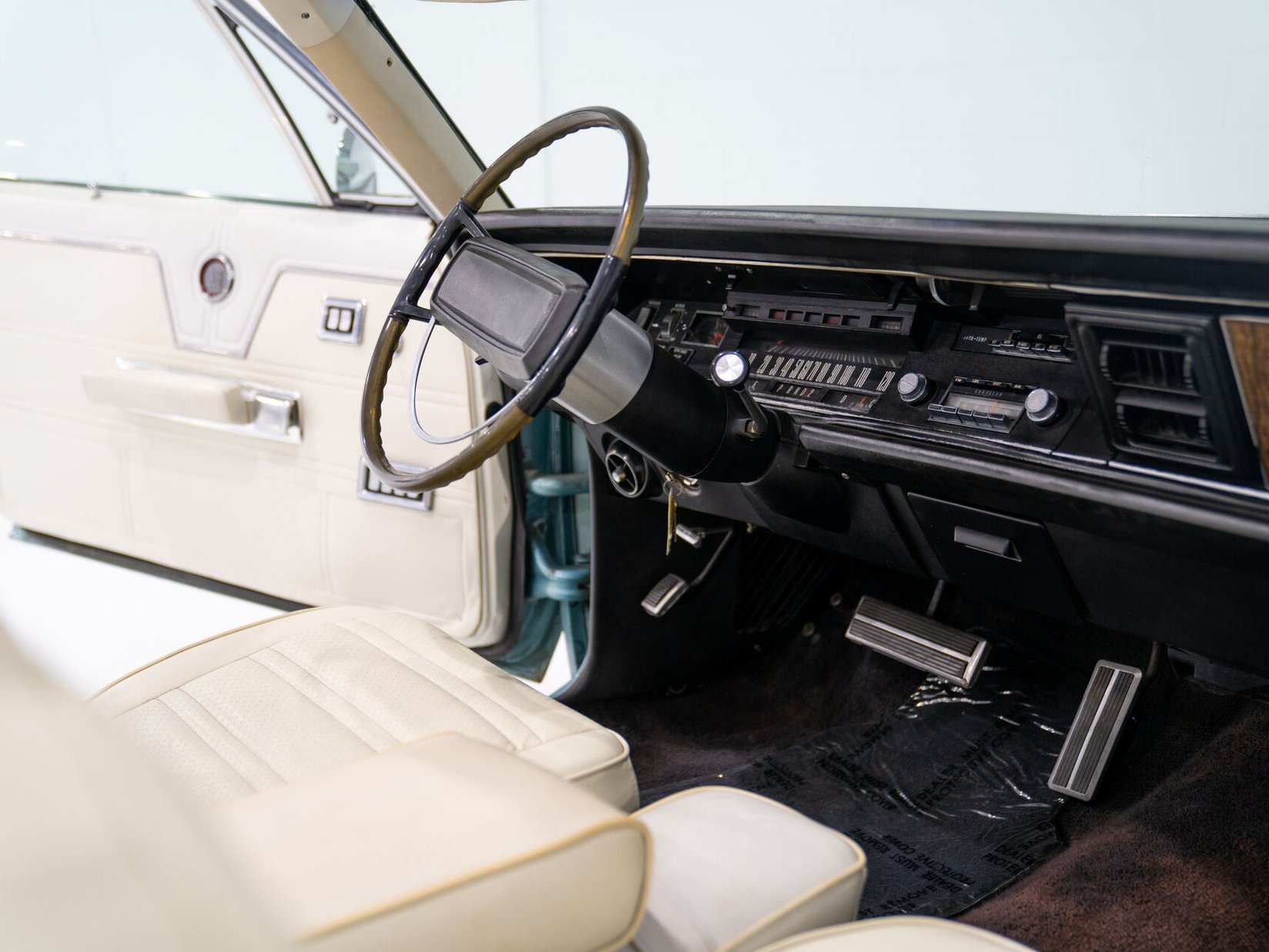 1969 Chrysler 300 Blue Montreal - photo #38