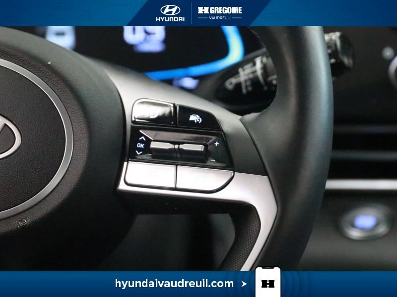 2025 Hyundai Elantra Black Laval - photo #21