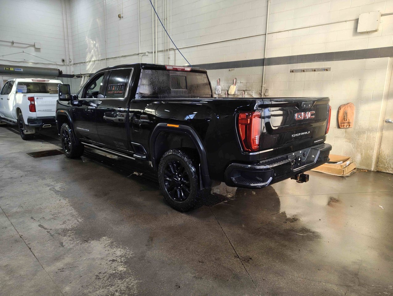 2023 GMC Sierra 3500HD 4WD Crew Cab 159 Denali Black Sherwood Park - photo #4