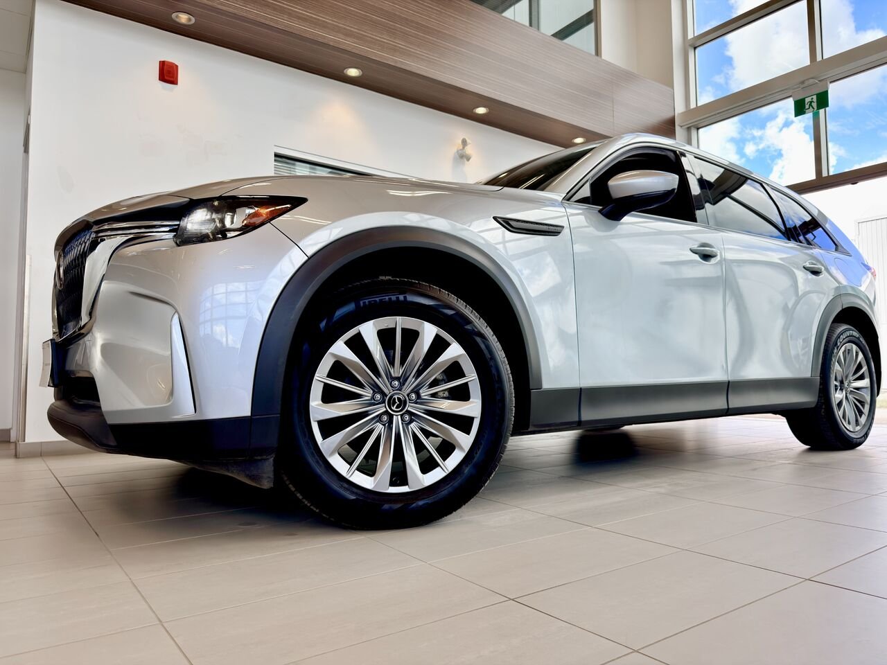 2024 Mazda CX-90 hybride léger GS-L 4WD Silver Notre-Dame-des-Prairies - photo #3