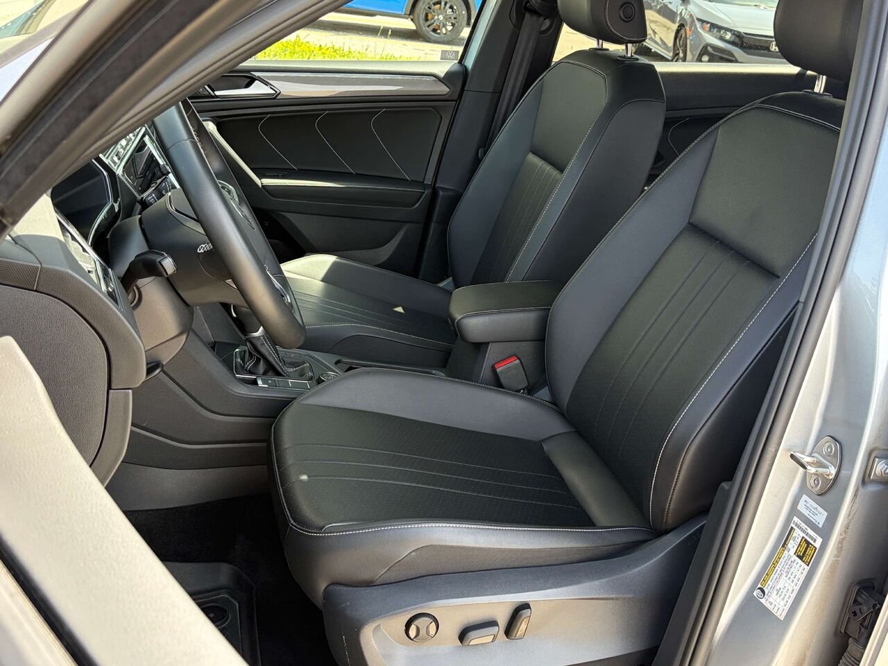 2023 Volkswagen Tiguan Comfortline R-Line Black Edition Grey Gatineau - photo #11