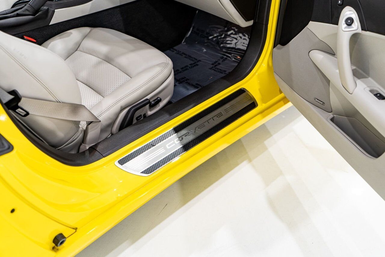 Chevrolet Corvette PRIX EN USD | With Only 900km (563mi) From New With Window Sticker 2008 Jaune Montréal - photo #63