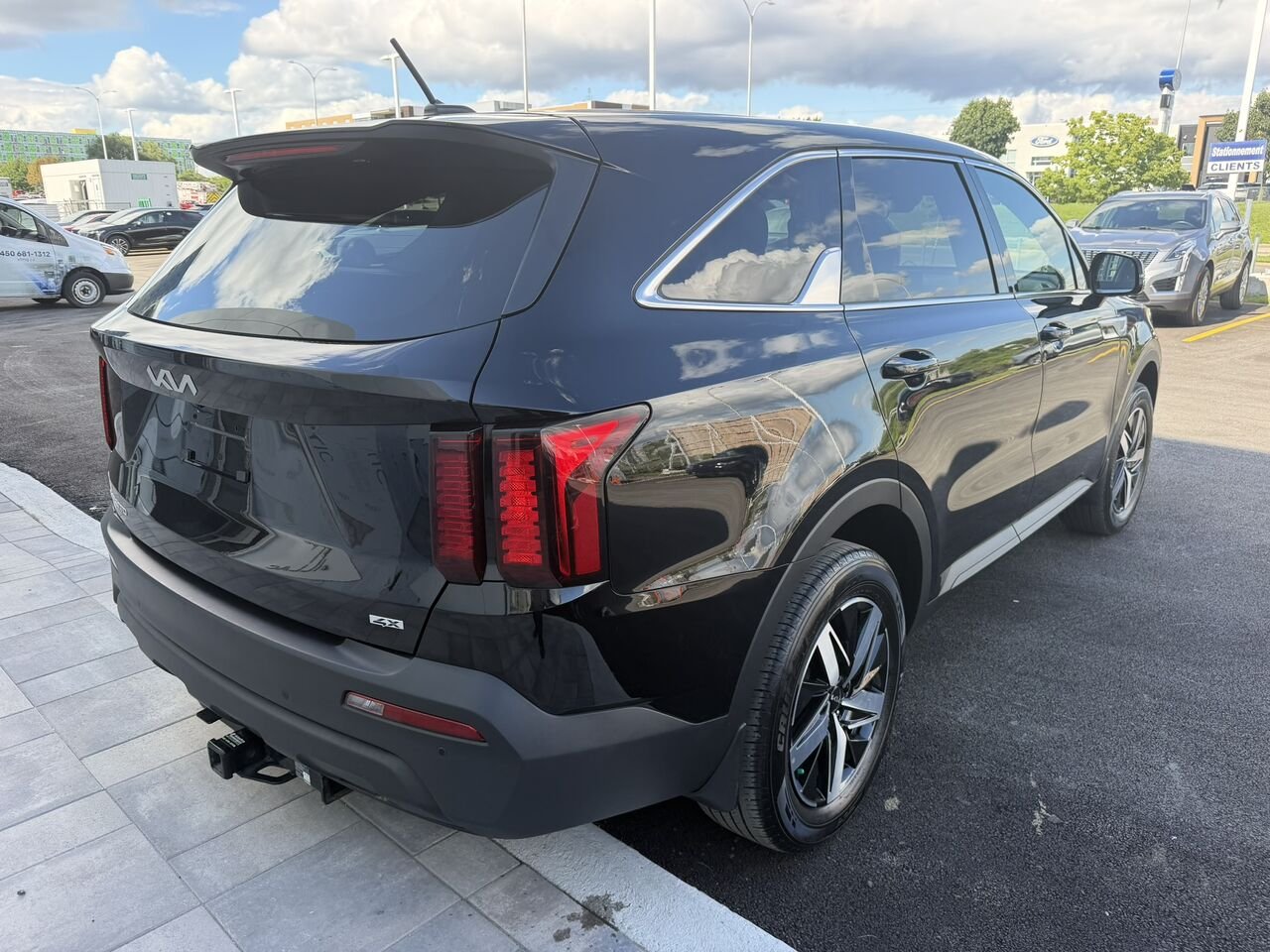 2023 Kia Sorento LX Premium AWD 7 PASSAGERS Black Laval - photo #10